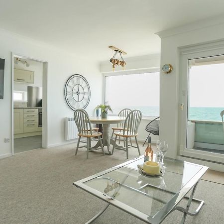 Tides - Beach Front Apartment In Bracklesham Bay Chichester Exterior photo