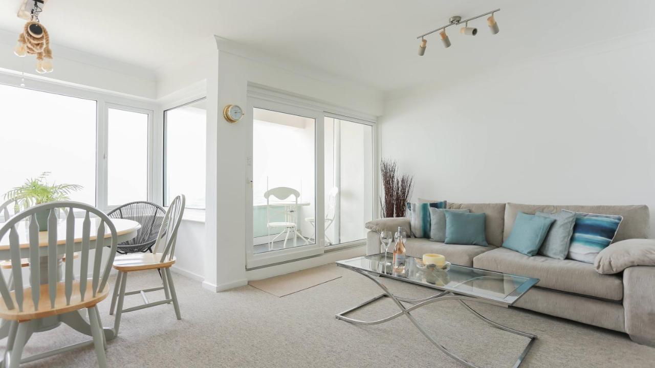Tides - Beach Front Apartment In Bracklesham Bay Chichester Exterior photo