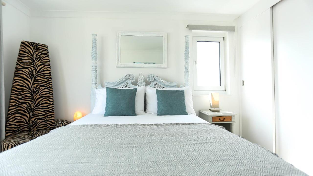 Tides - Beach Front Apartment In Bracklesham Bay Chichester Exterior photo