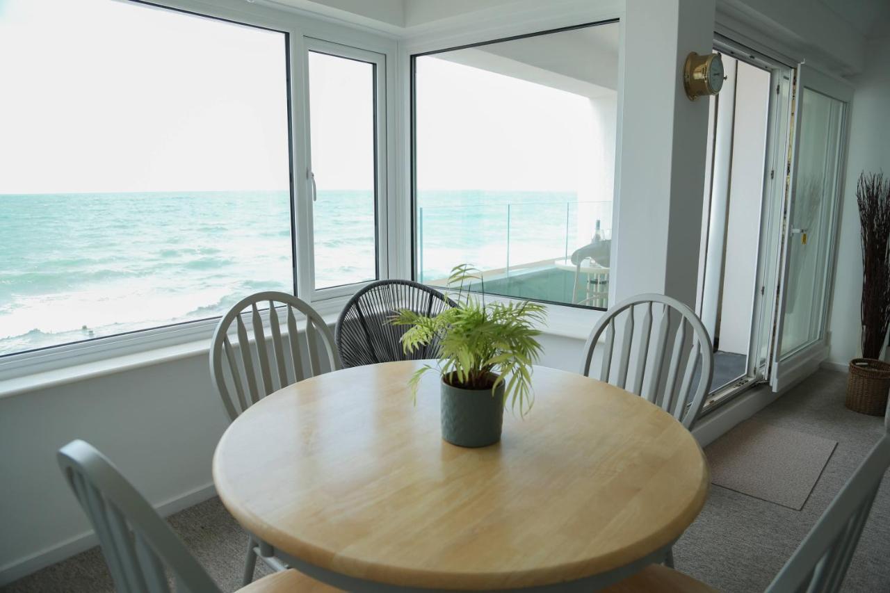 Tides - Beach Front Apartment In Bracklesham Bay Chichester Exterior photo